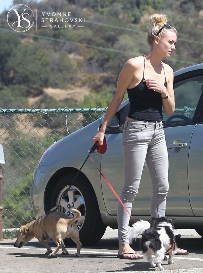 Keywords: Yvonne Strahovski; 